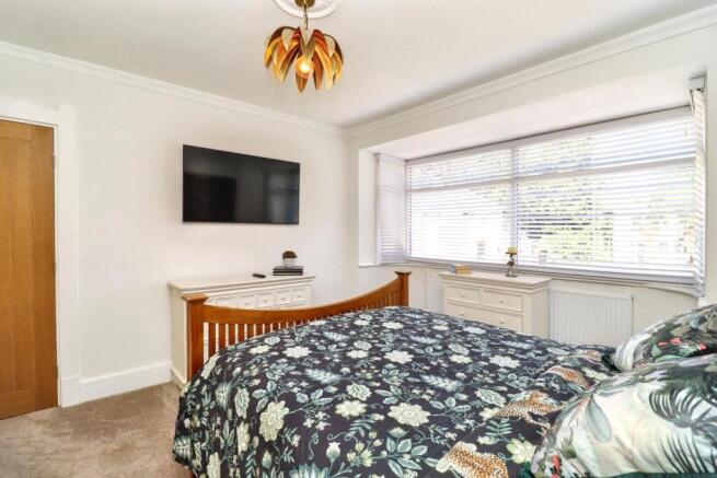 4 bed Detached for sale Image 6