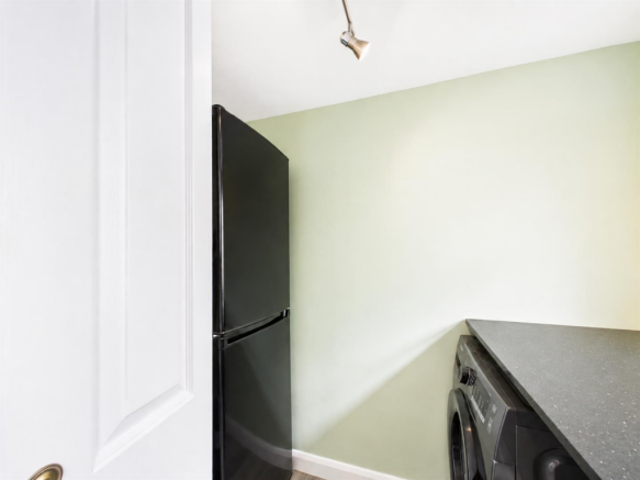 3 bed Terraced for sale Image 6