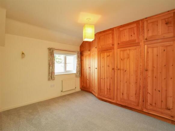2 bed Terraced to rent Image 12
