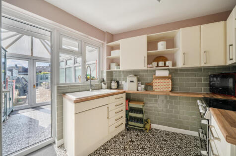 Peel Close, Windsor, Berkshire