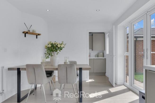 4 bed Detached for sale Image 6