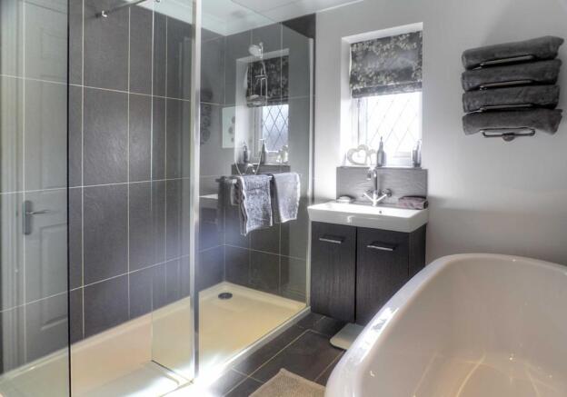 En Suite Bathroom