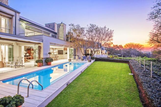Sparkling pool and deck