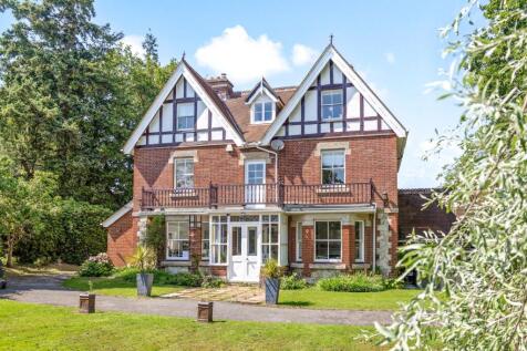 High Broom Road, Crowborough, TN6
