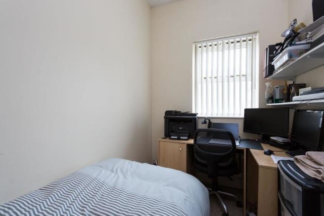 3 bed End of Terrace to rent Image 7