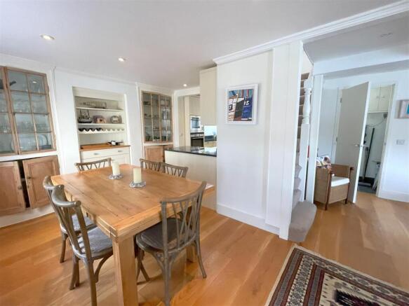dining area 2.jpg