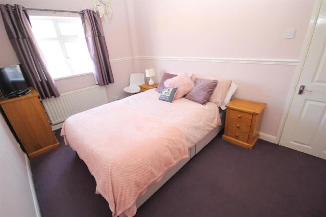 bedroom 4 .jpg