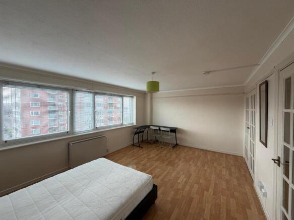 Studio Room