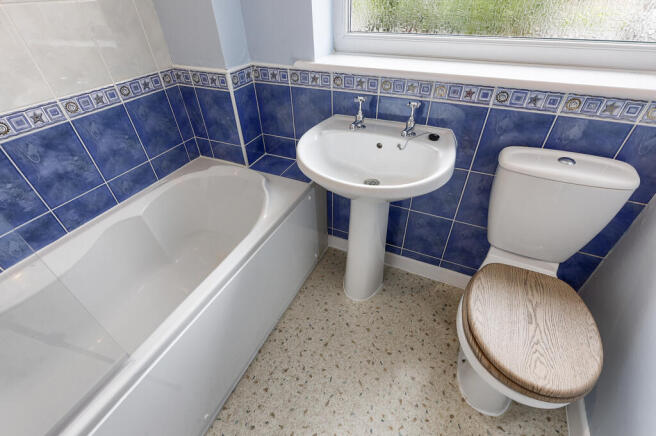 3 bed Semi-Detached to rent Image 11
