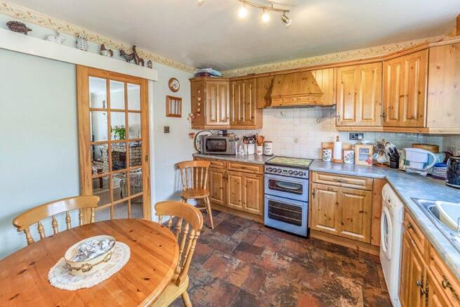 SUA200189 216 Drayton Avenue -25896f68-7e6c-4d41-b