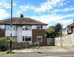 140, Moremead Road, Bellingham, London SE6 3LT