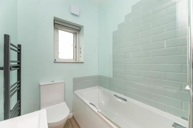 3 bed Terraced for sale Image 6
