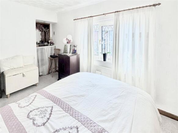 2 bed Terraced for sale Image 10