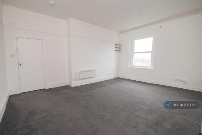 1 bed Flat to rent Image 4