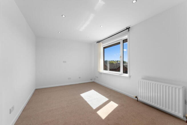 98 Kirkfield East, Livingston Village, Livingston, West Lothian, EH54 7BB photo 4
