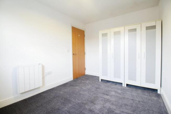 2 bed Apartment to rent Image 6