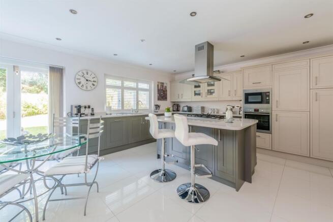 Kitchen / Breakfast Room