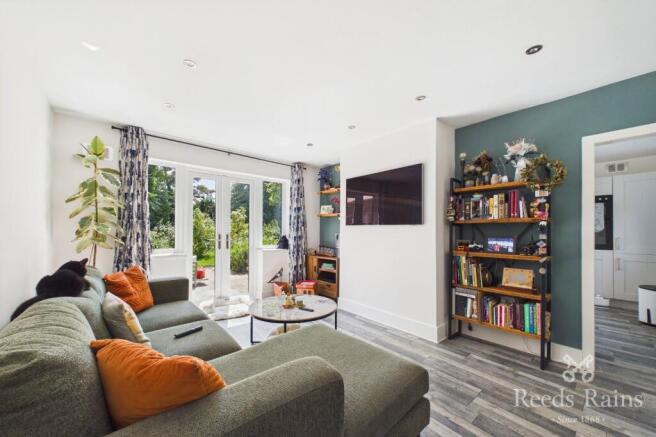 3 bed Semi-Detached for sale Image 4