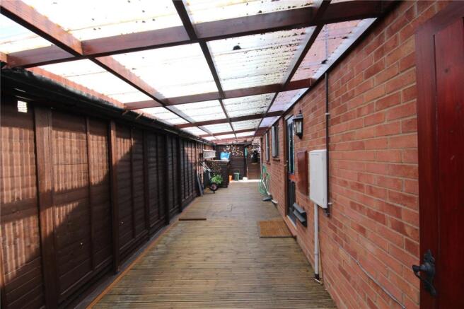 Sheltered Side Acces
