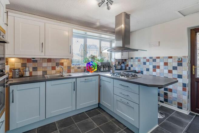 4 bed Detached for sale Image 12