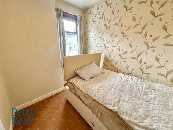3 bed Terraced for sale Image 12