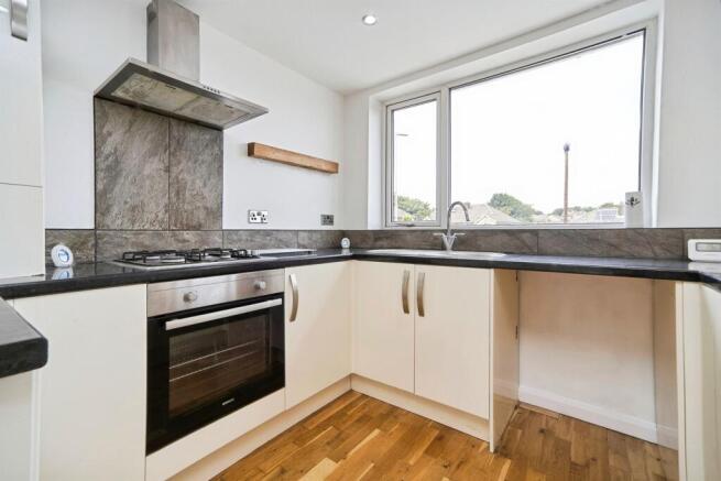 4 bed Semi-Detached for sale Image 11