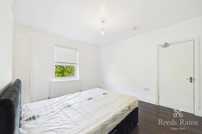 1 bed Terraced to rent Image 4