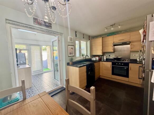 KITCHEN/DINER