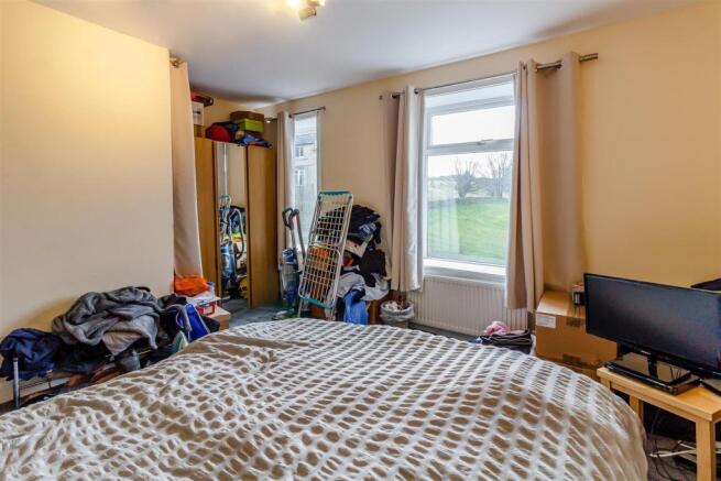 8408980-interior09.jpg