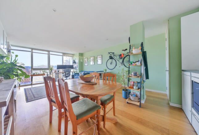 1404495-15-697a05...