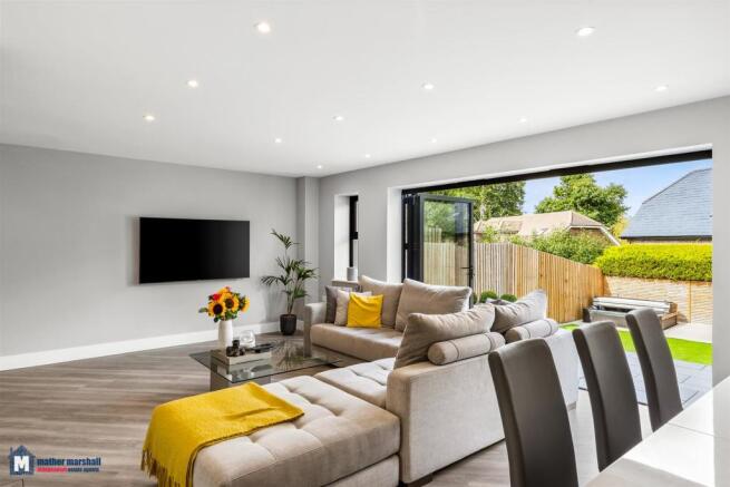 Dining Area Into Lounge