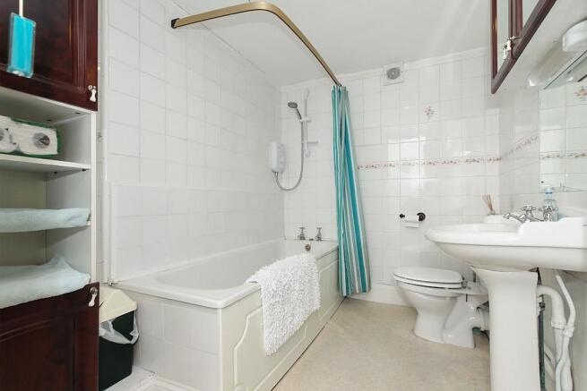 Sch-Bathroom.jpg