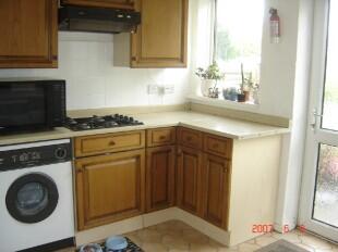 FITTED KITCHEN