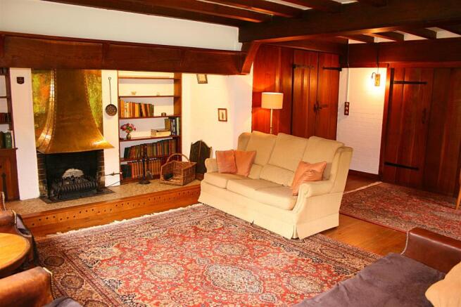 sittingroom2.JPG