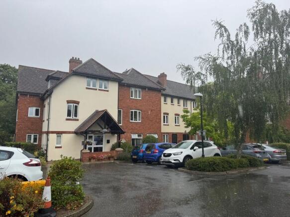 Holme Oaks Court