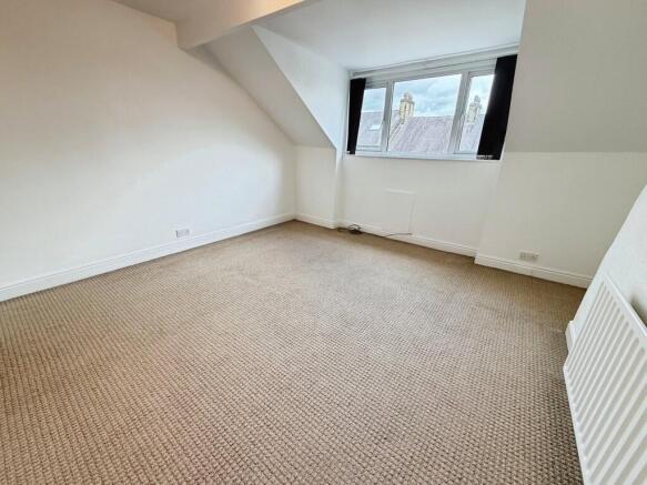 4 bed Terraced for sale Image 12