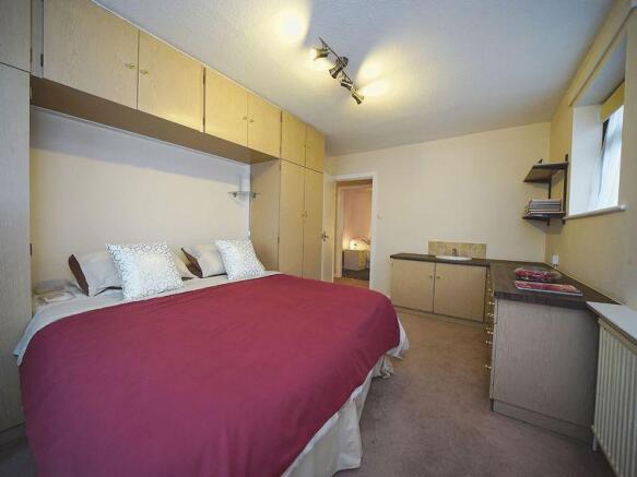 BEDROOM 2