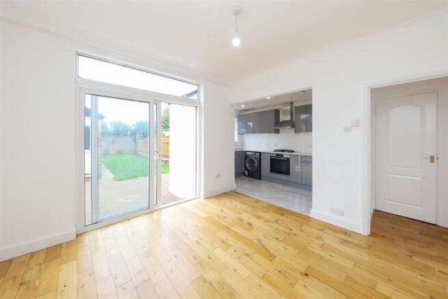 Windsor Avenue, Hillingdon. UB10 photo 4