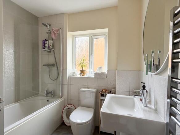 3 bed Semi-Detached for sale Image 10