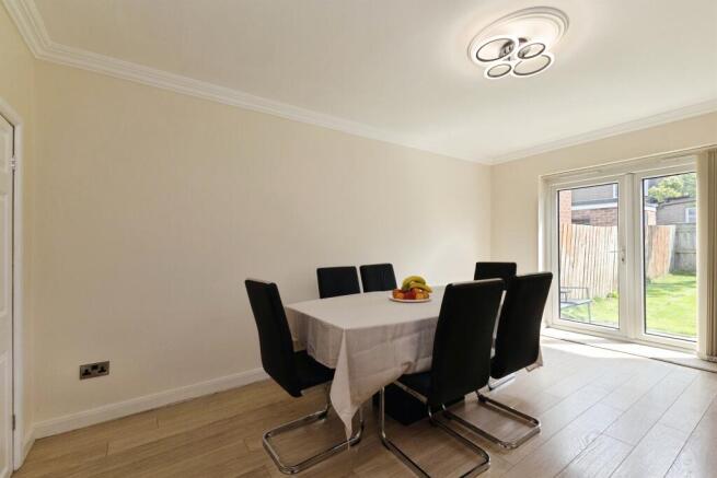 4 bed Semi-Detached for sale Image 5