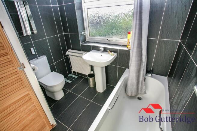 BATHROOM/WC