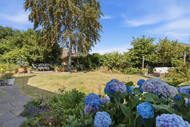 4 bed Detached for sale Image 4