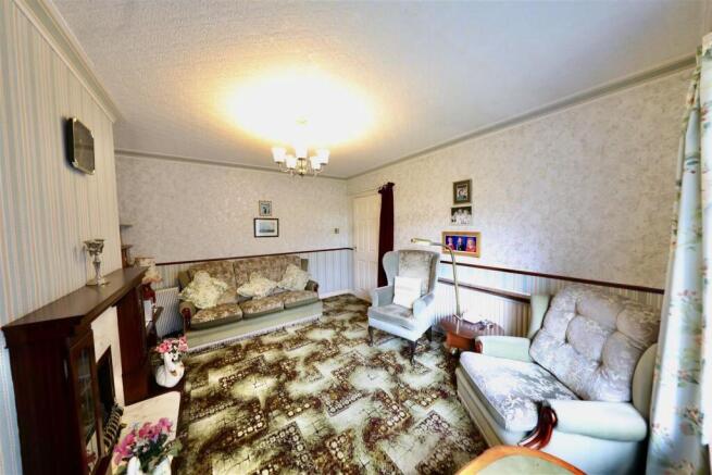 2 bed Semi-Detached Bungalow for sale Image 9