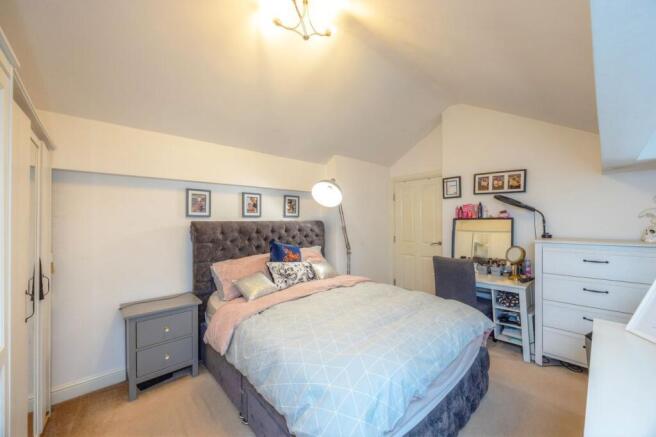 2 bed Apartment for sale Image 12