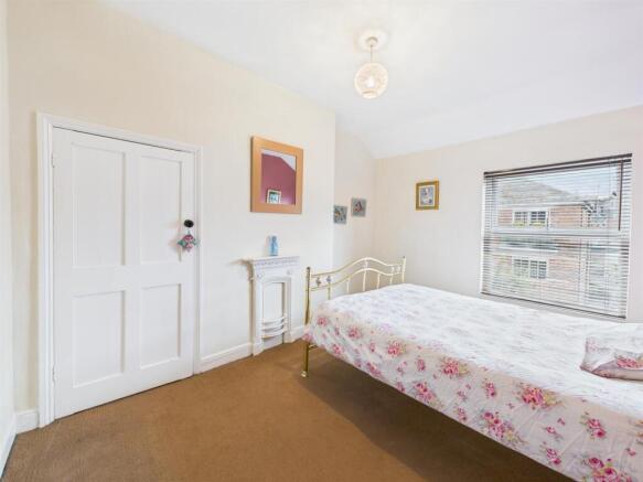 5 bed Terraced for sale Image 9
