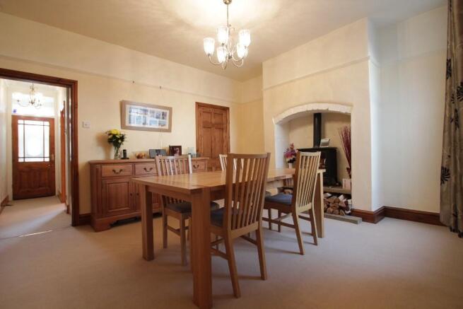 LIVING/DINING ROOM