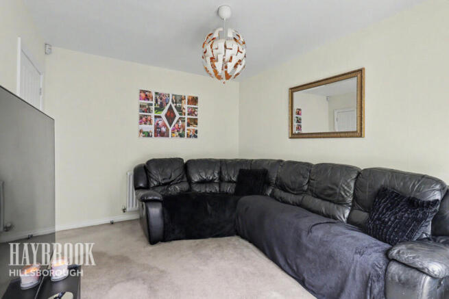 4 bed Detached for sale Image 11
