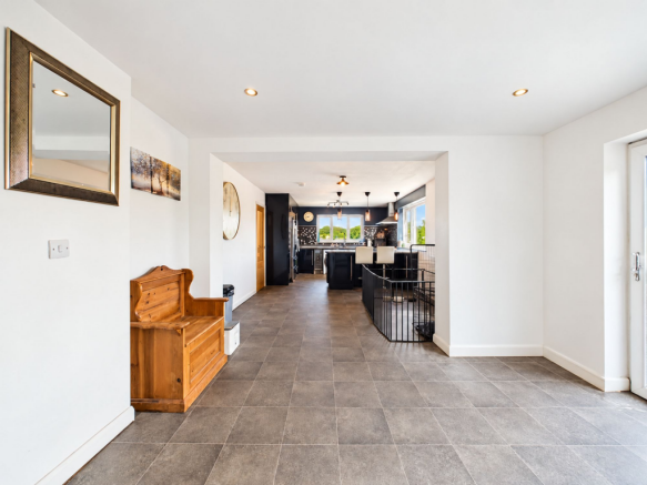 KITCHEN / LIVING AREA