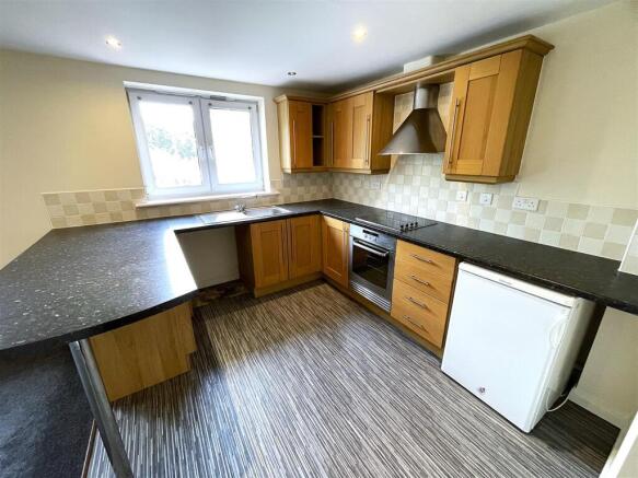2 bed Apartment for sale Image 5