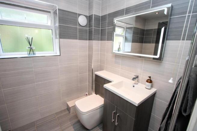 SHOWER ROOM/W.C.